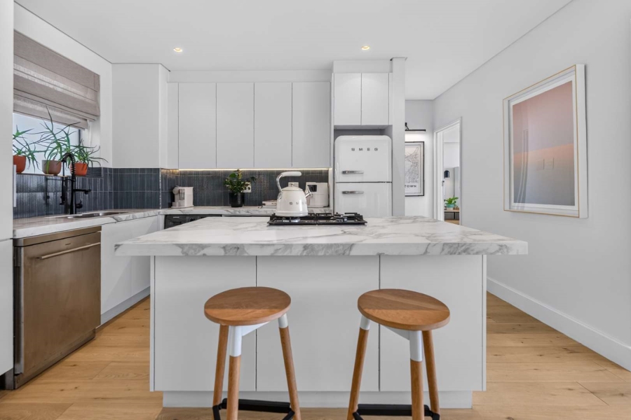 1 Bedroom Property for Sale in Sea Point Western Cape
